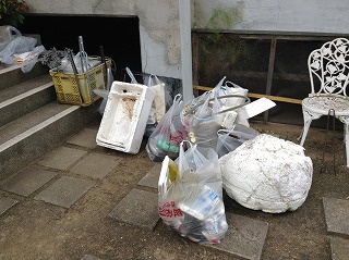 学院島 美化活動で回収したごみ